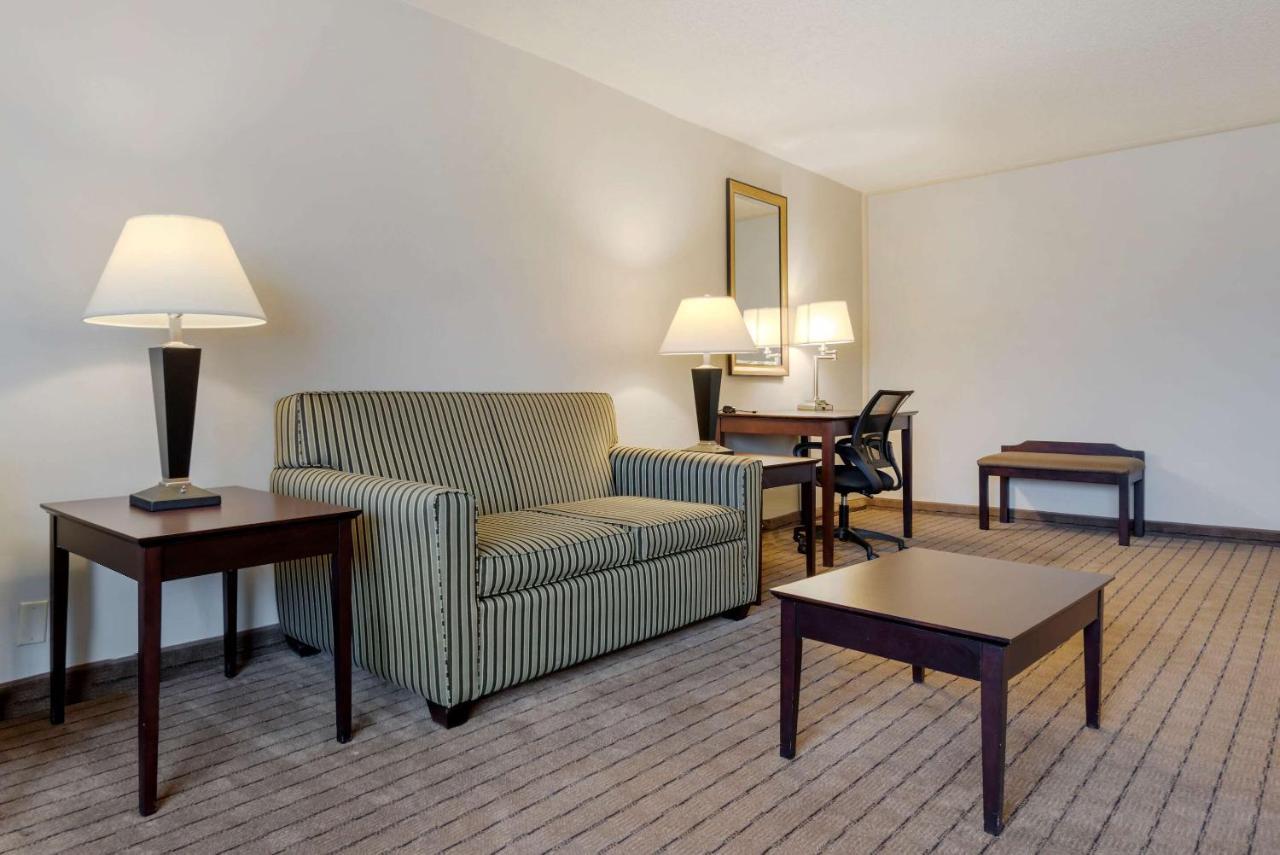 Clarion Inn Elmira-Horseheads Exterior photo